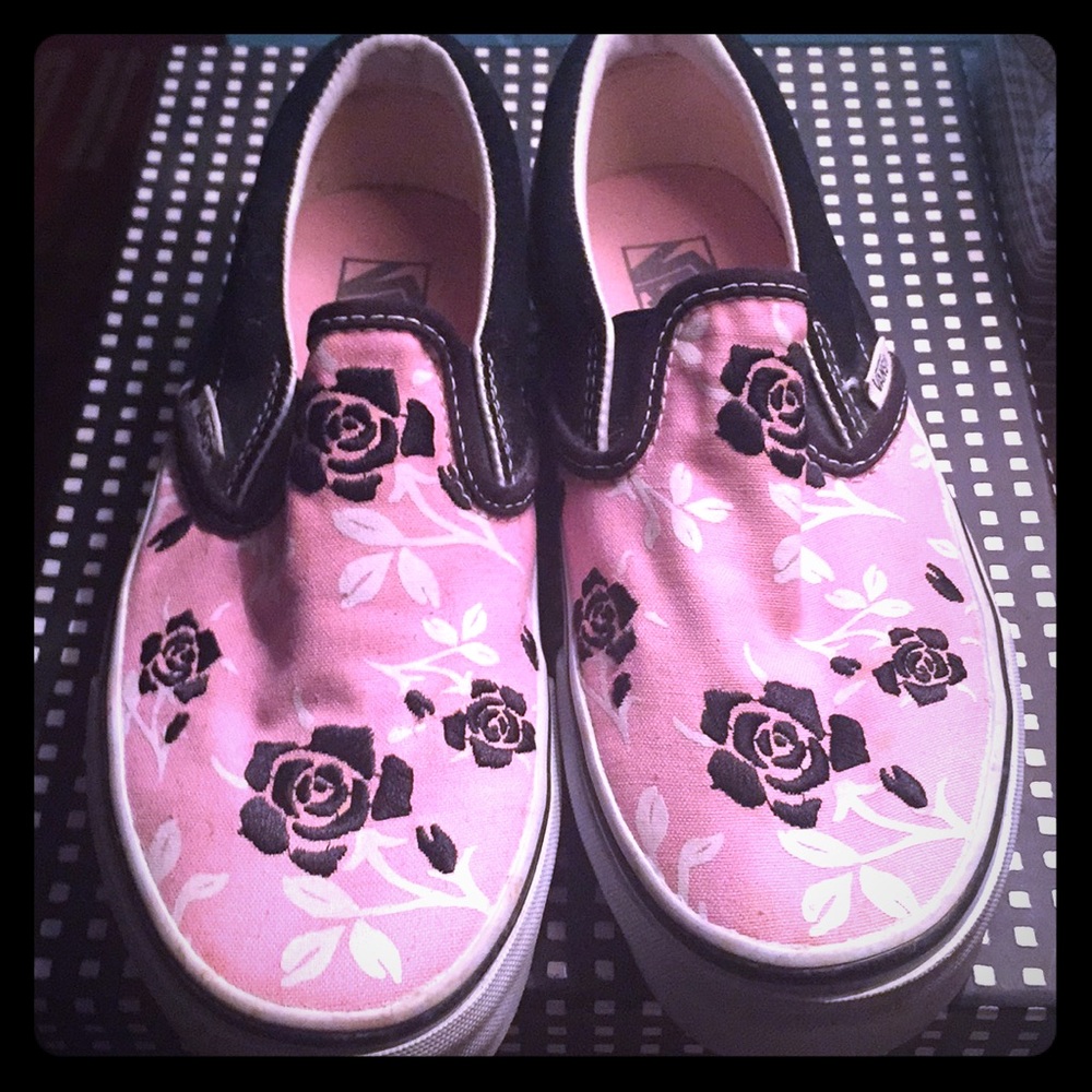 Women’s Vans slip-on sz 6 pink w- black flowers